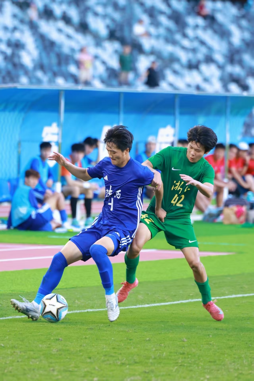 inews, 作者, 心体育场完